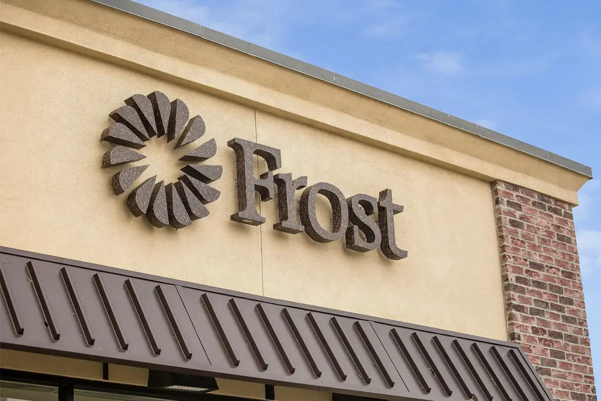Frost Bank银行品牌LOGO设计案例-银行行业标志设计方案