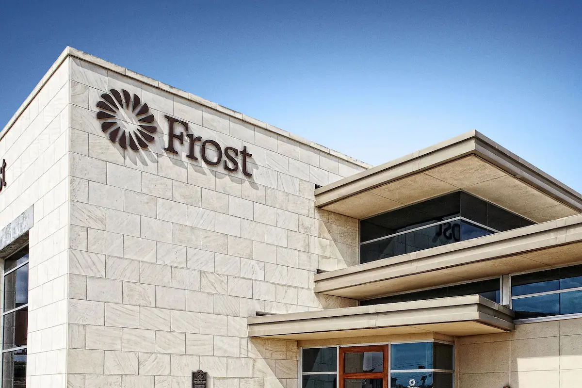 Frost Bank银行品牌LOGO设计案例-银行行业标志设计方案