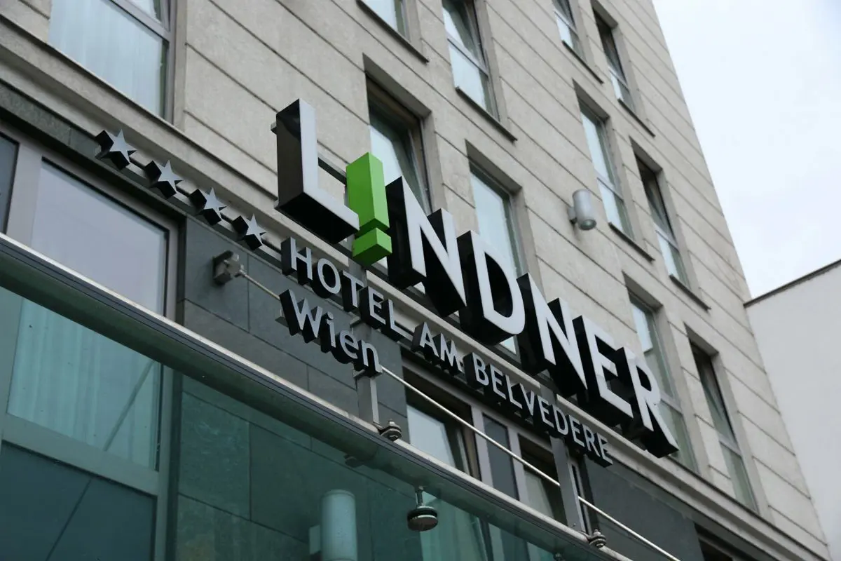 Lindner Hotels招牌