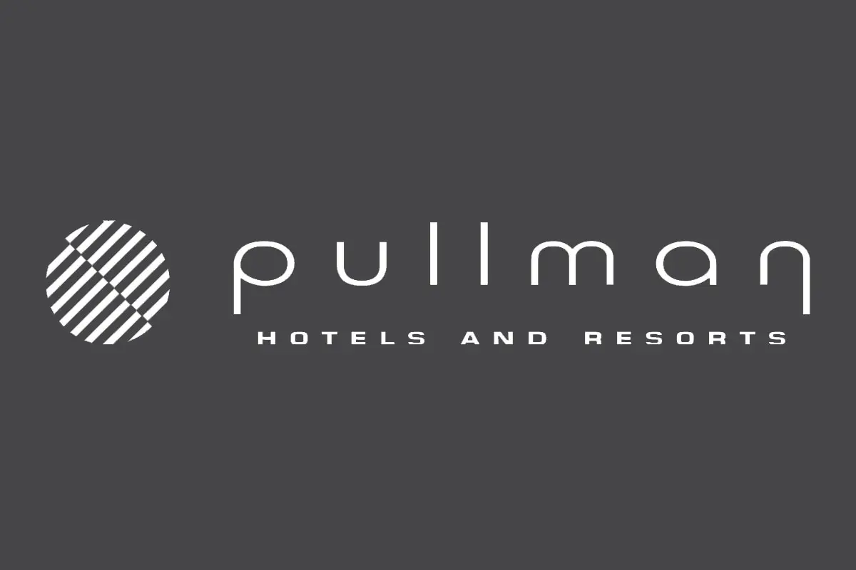Pullman反白logo