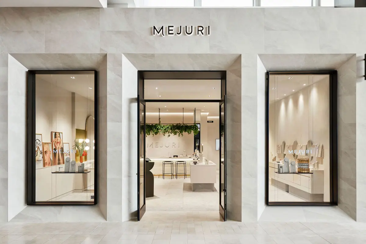 Mejuri品牌大门口