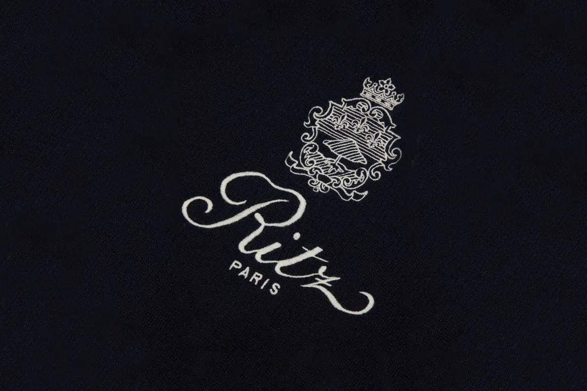 Ritz Paris反白logo