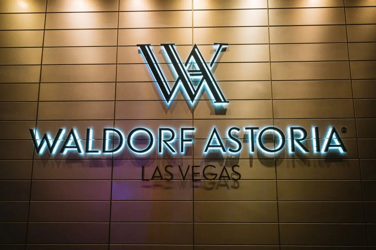 Waldorf Astoria招牌
