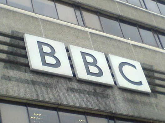 英国广播公司BBC logo设计含义及媒体品牌标志设计理念