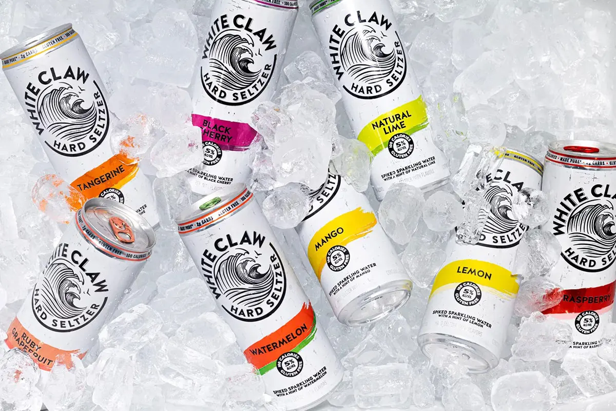 White Claw美国白爪苏打水-气泡水logo设计