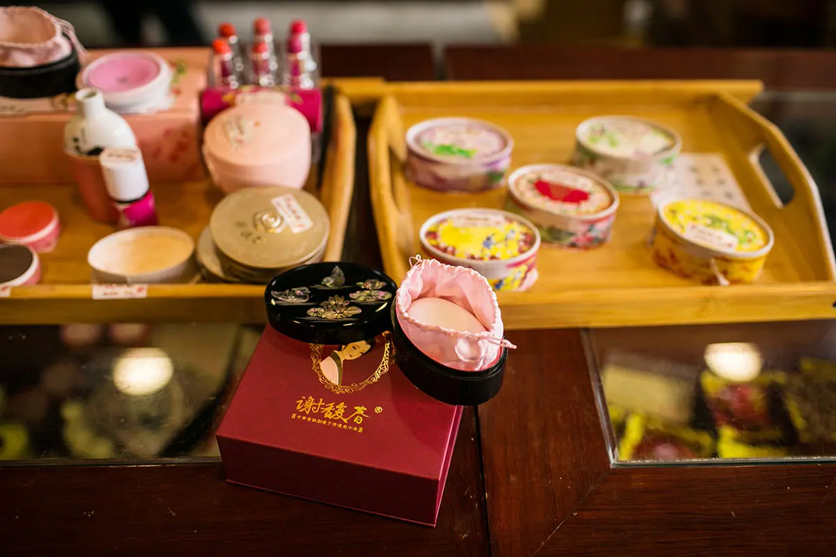 谢馥春化妆品图片