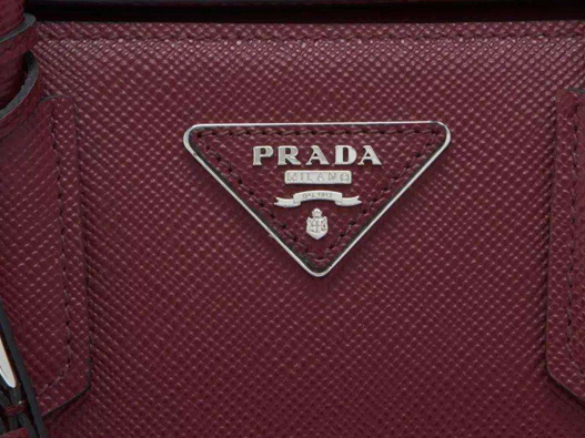 PRADA普拉达logo设计含义及奢饰品品牌标志设计理念
