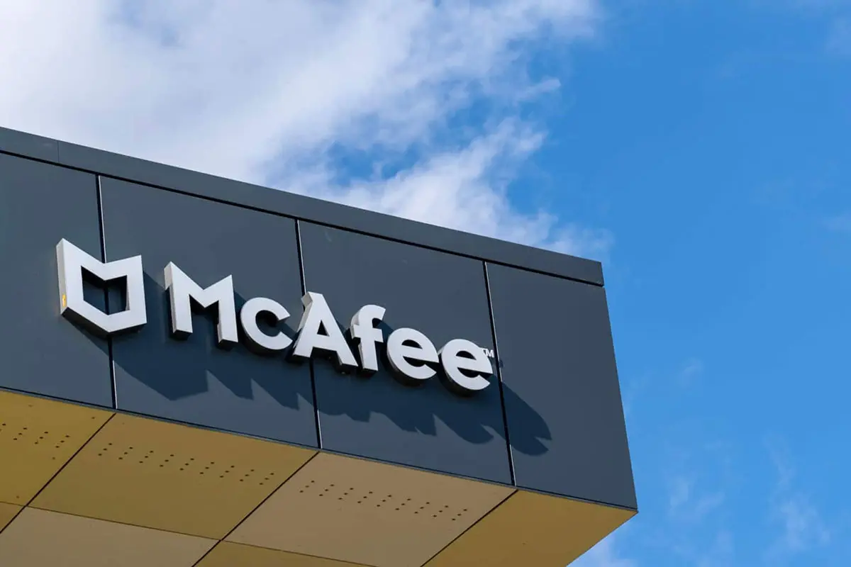 McAfee迈克菲软件-防护logo设计